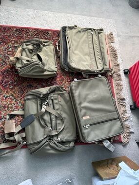 Briggs & Riley Travel Luggage Set - 4 Piece